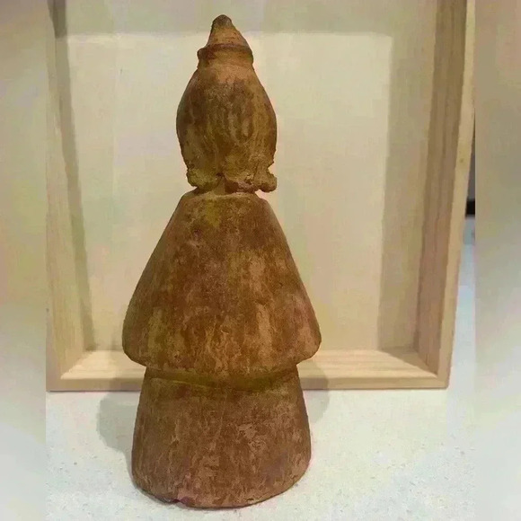 Folk Art Girl Clay Figure - Picture 4 of 6